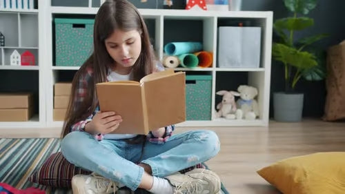 Crea un angolo lettura per bambini sostenibile.